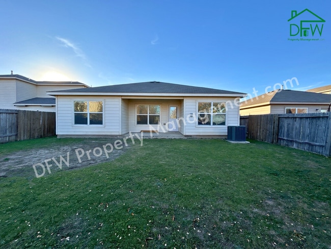 Building Photo - 10009 Iron Ridge Dr