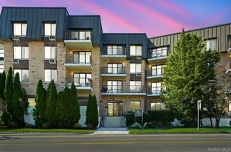 Building Photo - 560 Halstead Ave