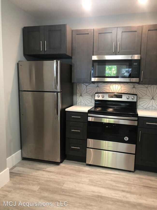Primary Photo - 4 br, 2 bath House - 251 Brooks Ave