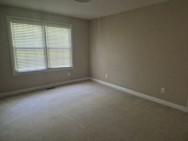 Building Photo - 6237 Muirloch Ct S