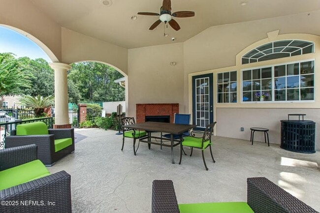 Building Photo - 13810 Sutton Park Dr N