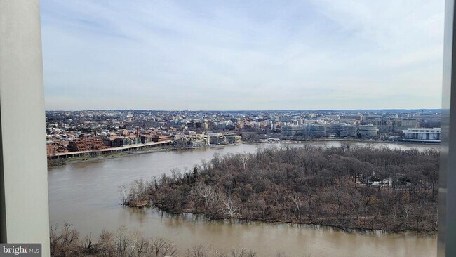 Building Photo - 1111 19th St N