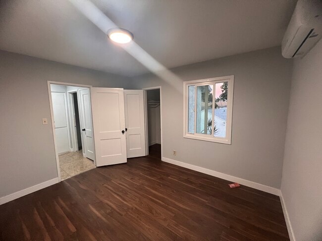 Building Photo - 2402 Schoolside Ave