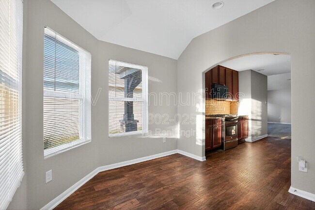 Building Photo - 18506 W Hardy Rd