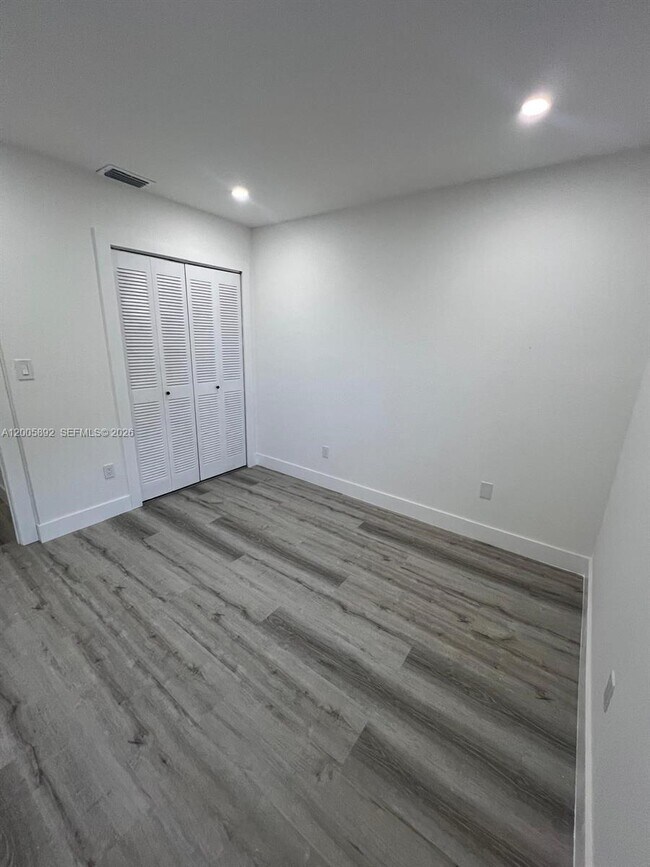 Building Photo - 3632 SW 112th Ave