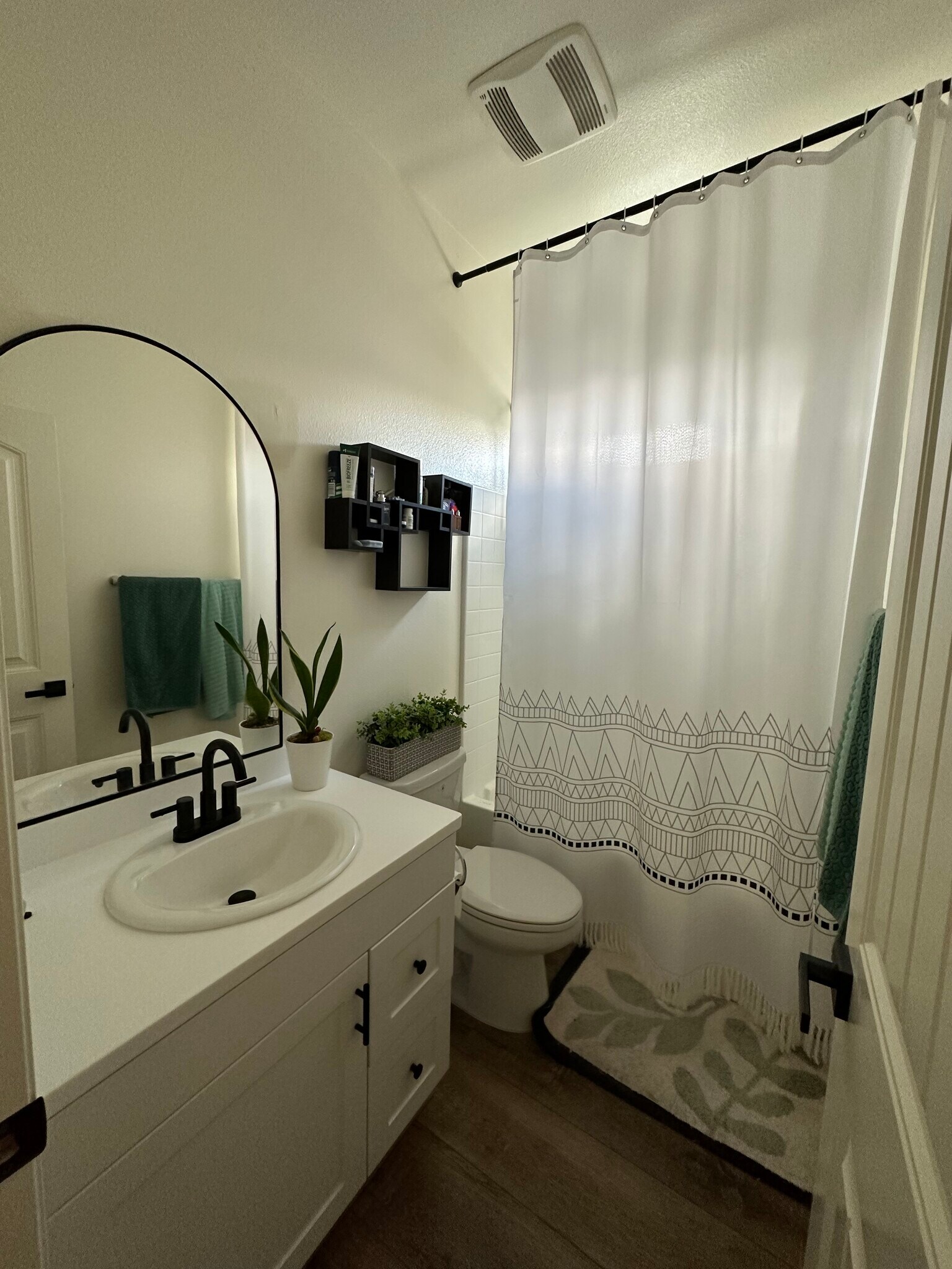 Guest Bathroom - 30321 Town Square Dr