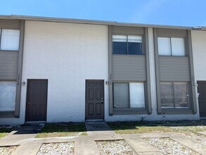 Building Photo - 12316 Fox Hound Ln