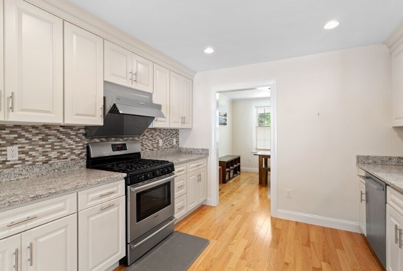 Building Photo - 89 Ossipee Rd