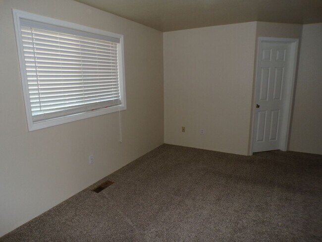 Building Photo - 2640 Montara Dr