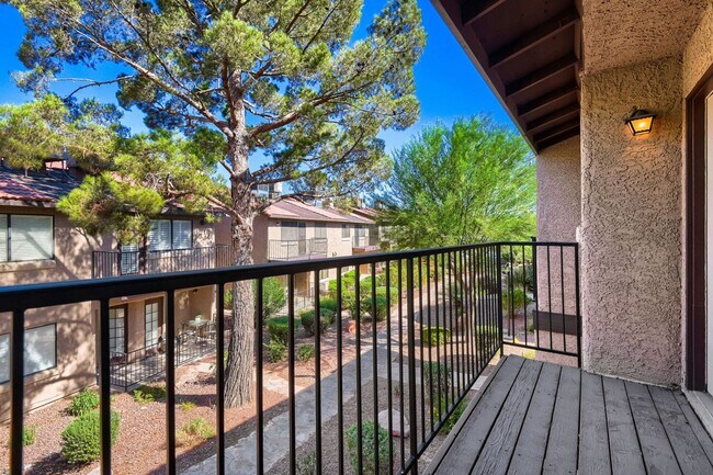 Building Photo - Townhome for Rent