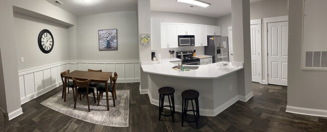 Building Photo - 8601 Lenten Rose Ct