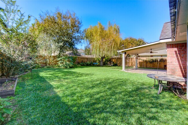 Building Photo - 115 Crimson Bay Dr