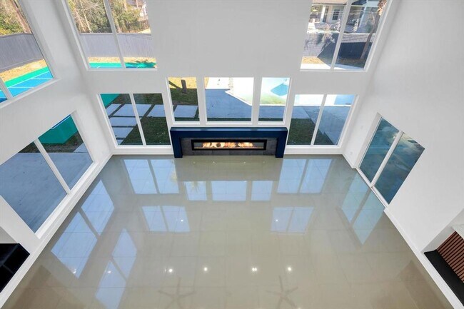 Building Photo - 12564 Memorial Dr