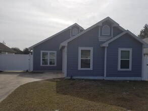 Building Photo - Beautiful Renovated 2-Bedroom, 2-Bathroom Home in Apopka