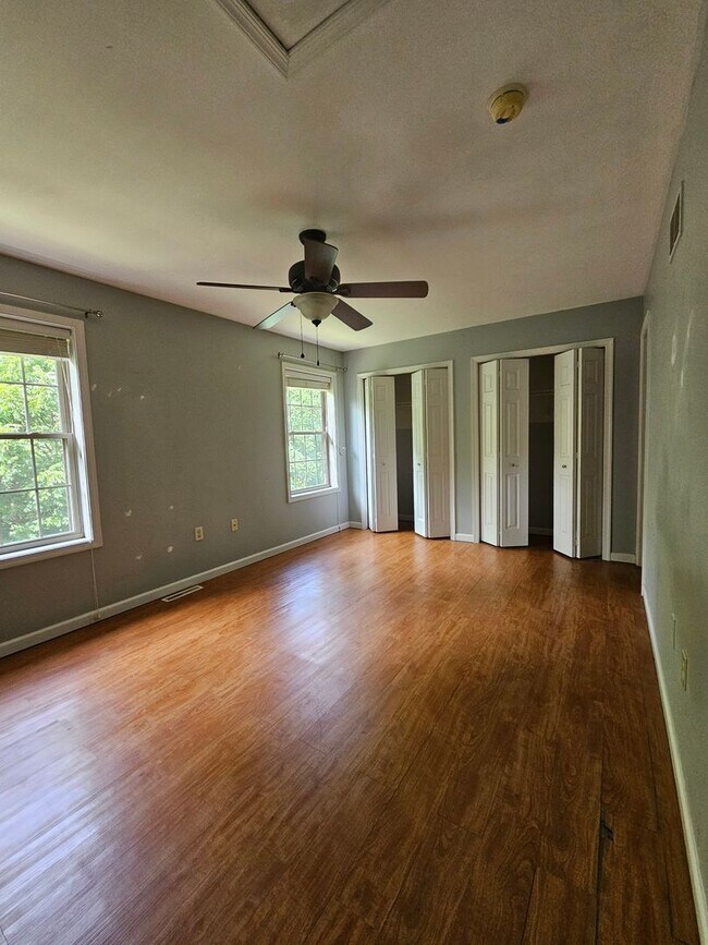 Building Photo - 505 Indian Rock Cir