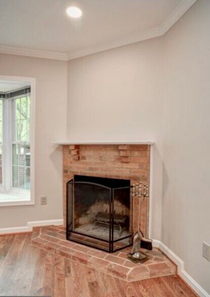 Building Photo - 2510 Fairfax Dr