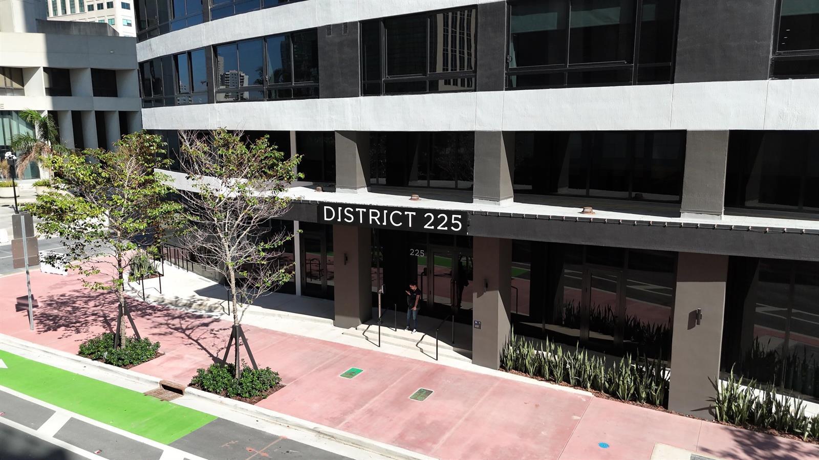 Building Photo - 225 N Miami Ave