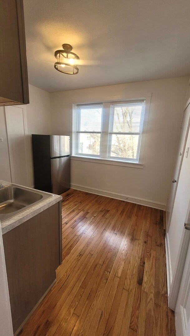 Building Photo - 1107 N Avers Ave