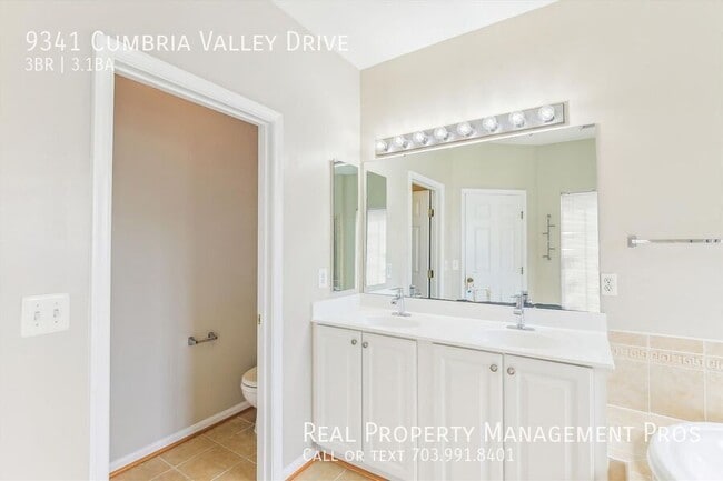 Building Photo - 9341 Cumbria Valley Dr