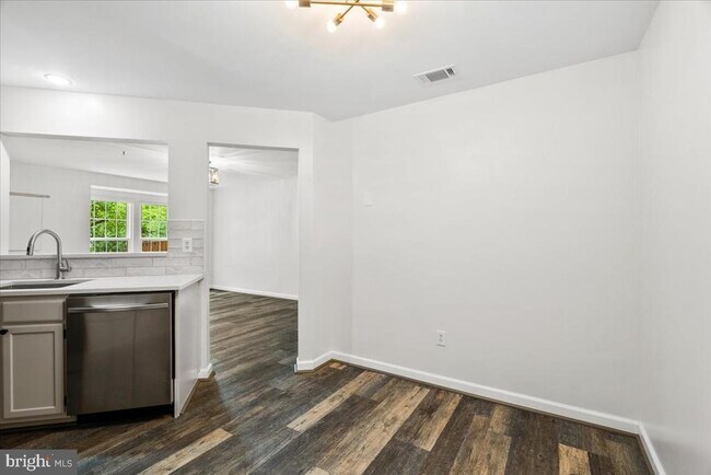Building Photo - 5227 Regal Ct