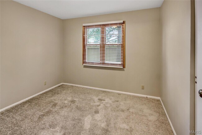 Building Photo - 3 Pem Rd