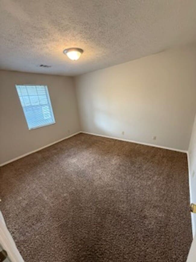 Building Photo - 2326 Vogel Rd