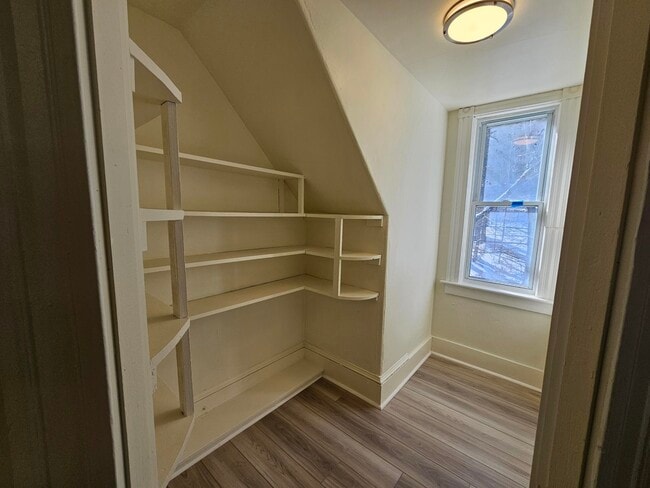 Building Photo - 227 Rockingham St