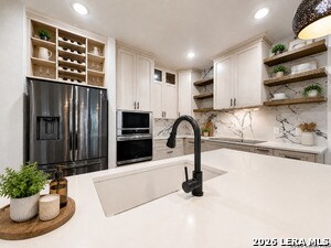 Building Photo - 656 Fawn Dr