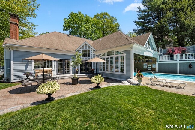 Building Photo - 2124 Old Pond Ln