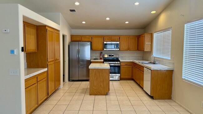 Building Photo - 82259 Calico Ave