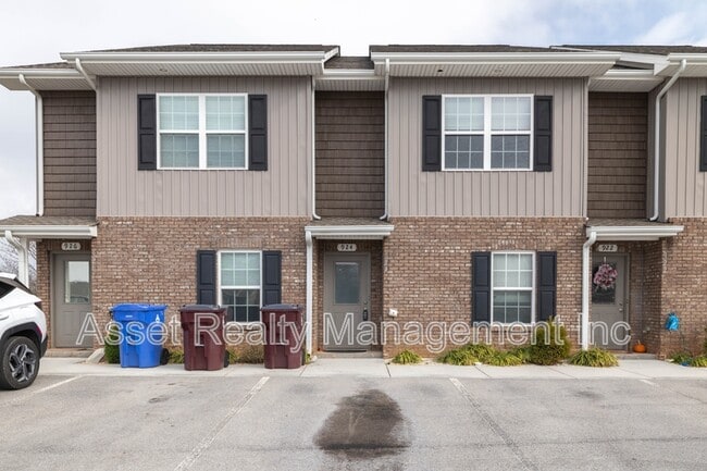 Building Photo - 924 Warrior Hill Dr