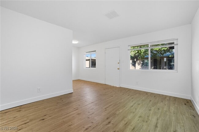 Building Photo - 2505 Cedar Ave