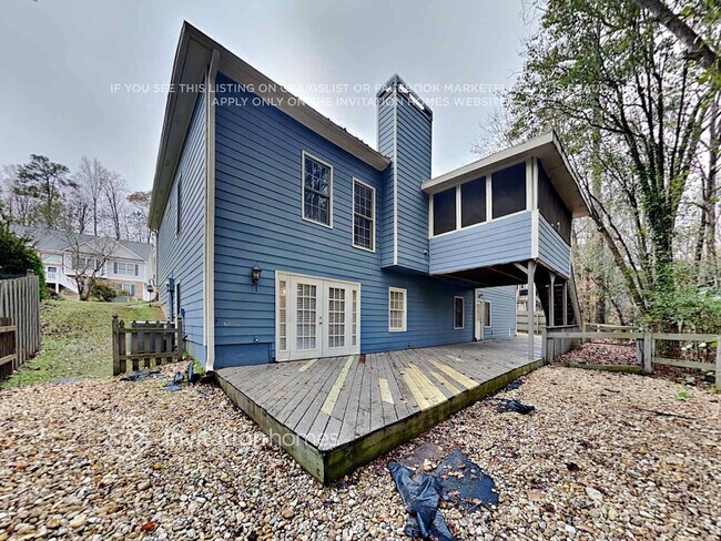 Building Photo - 1911 Ascot Terrace NW