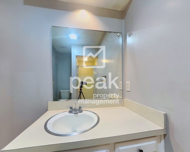 Building Photo - $1,475! 2/Bed1.5Bath duplex in Arlington! Apply by 9/8 for Labor Day Savings! See description!