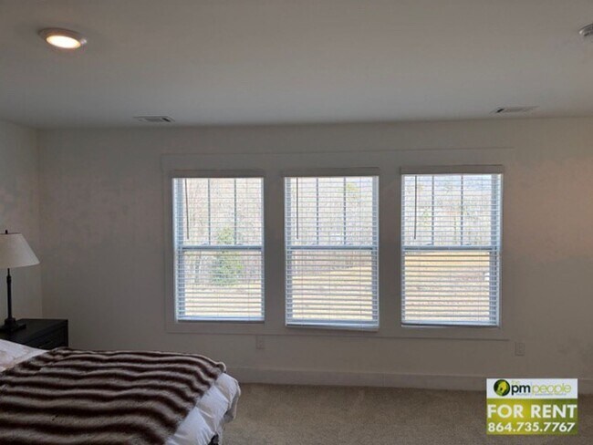 Building Photo - 3/2.5 Townhome in Excellent Greenville/Travelers Rest Location!