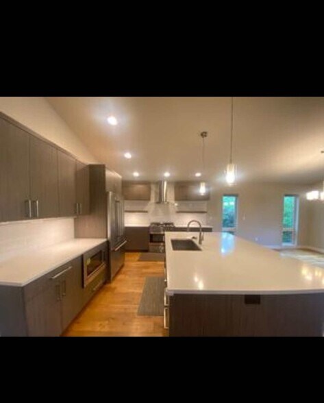 Building Photo - 1613 N 167th St