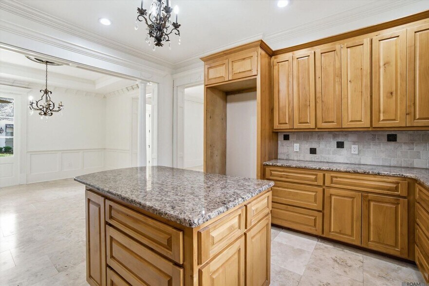 Building Photo - 926 Crown Alley