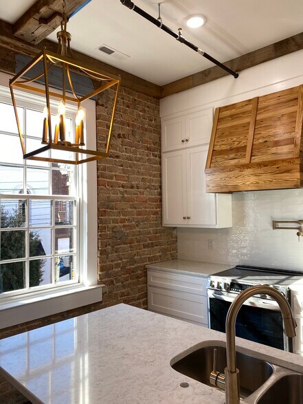 Unit B - 132 Goldsboro St SW