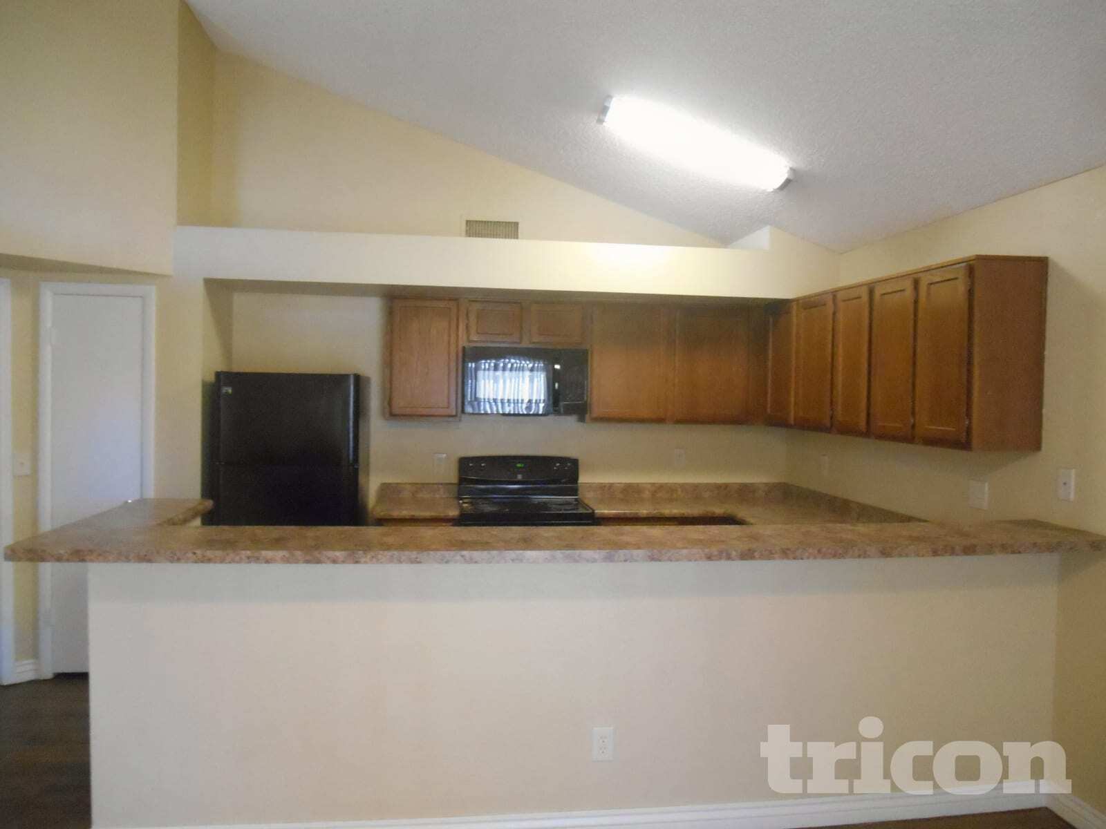 Building Photo - 1706 N Comanche Dr