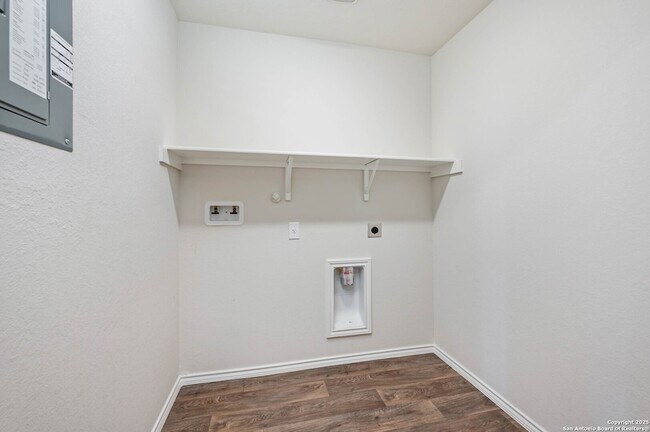 Building Photo - 5502 Rosillo Hill