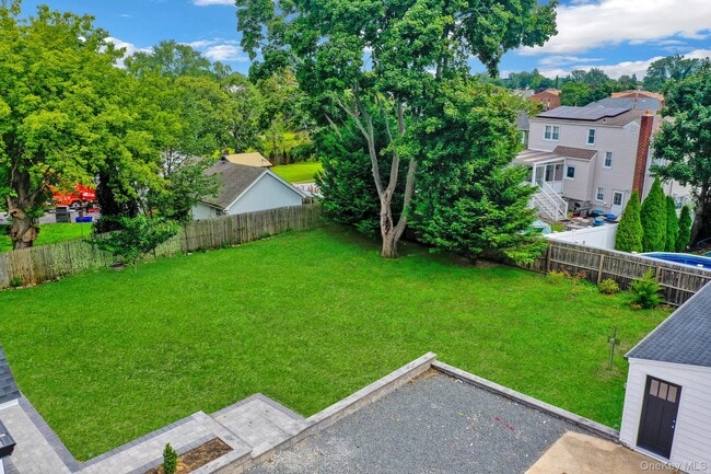 Building Photo - 25 Sunnybrook Dr E