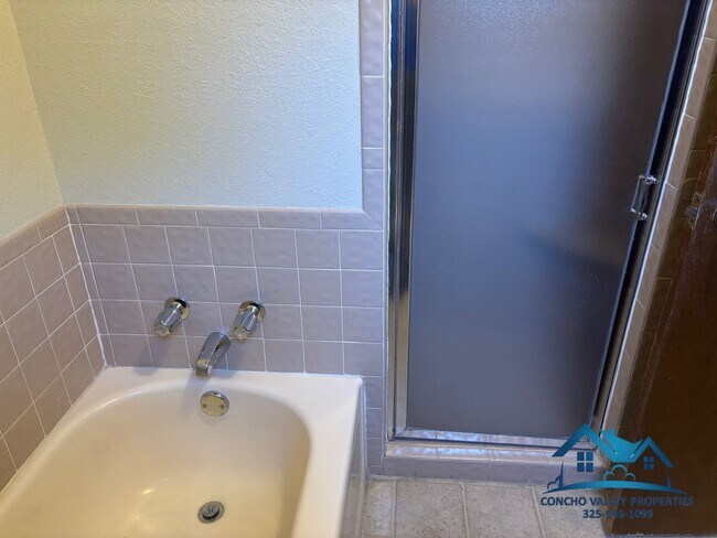 Building Photo - 3625 Briargrove Ln