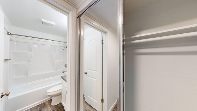 Building Photo - 823 Las Gallinas Ave