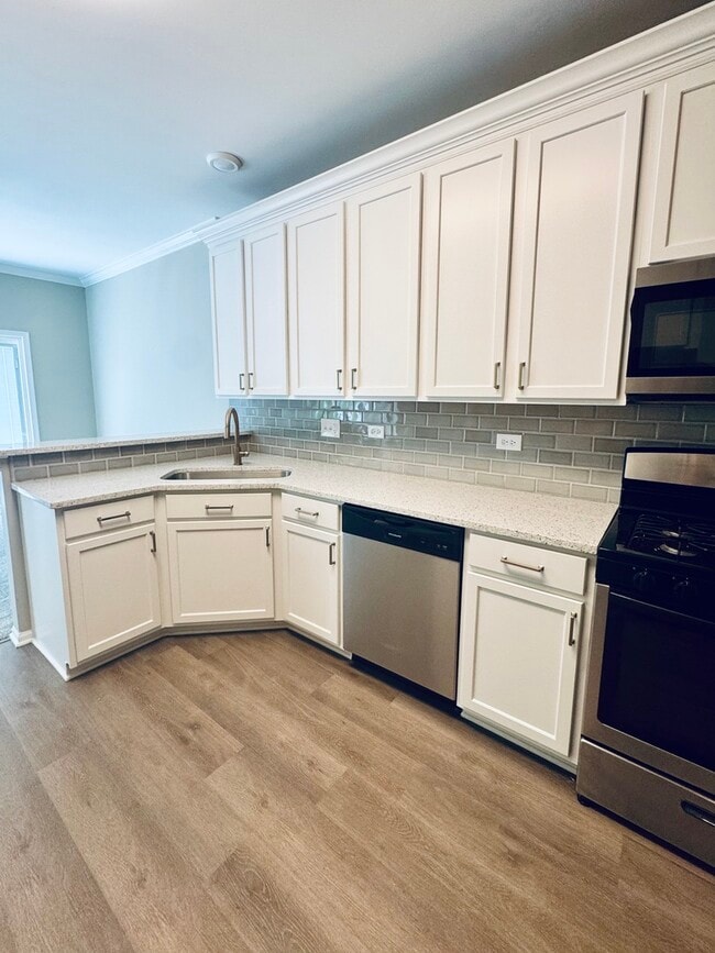 Building Photo - 404 N Patriot Dr