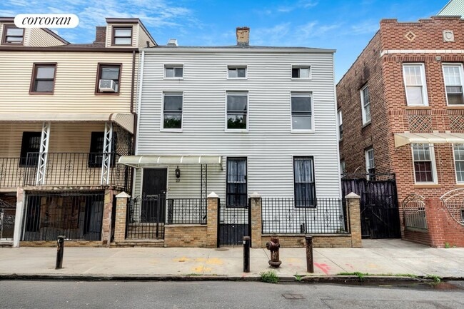 Primary Photo - 29 Cedar St