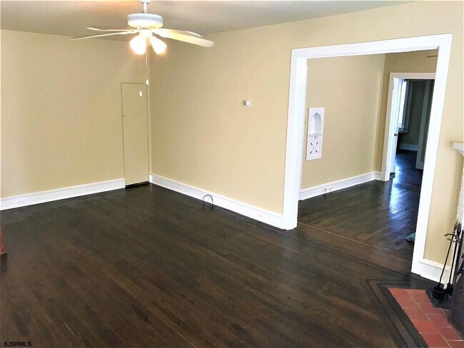 Building Photo - 119 N Jasper Ave