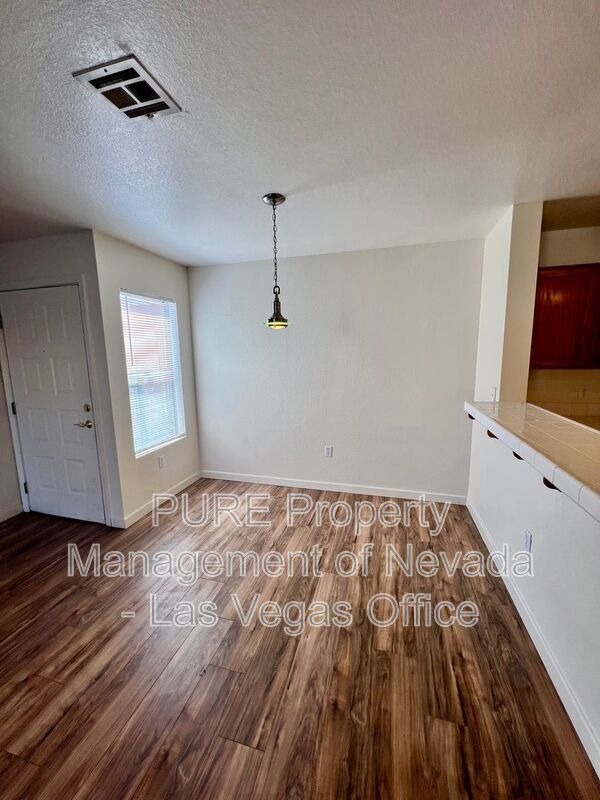 Building Photo - 8452 Boseck Dr