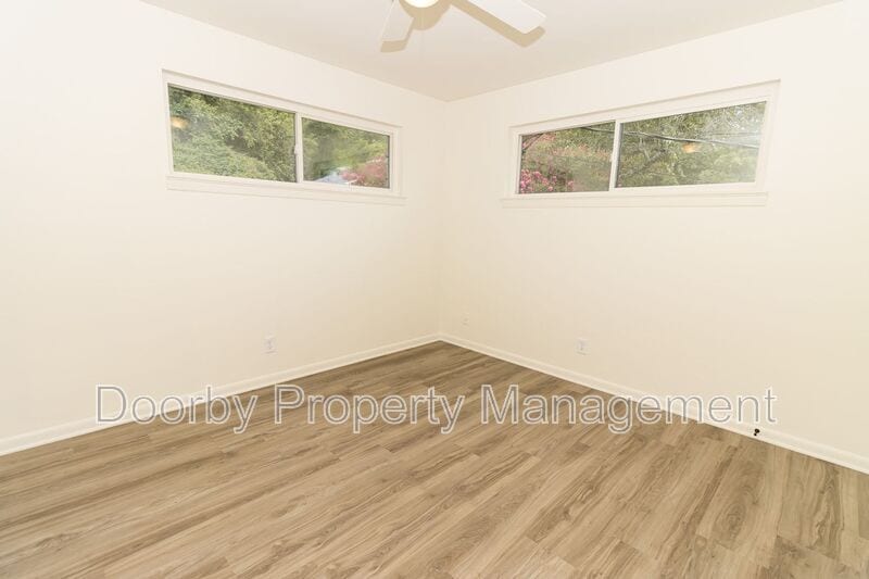 Building Photo - 513 Donaldson Rd