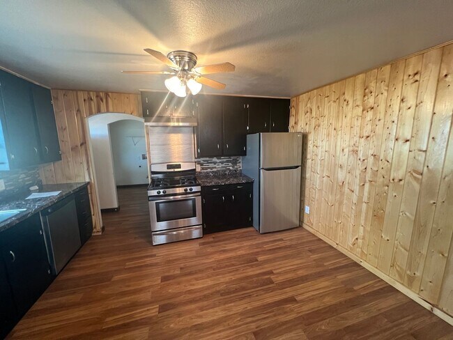 Building Photo - 3355 US-50