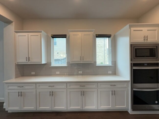 Building Photo - 7021 Lookout Ln